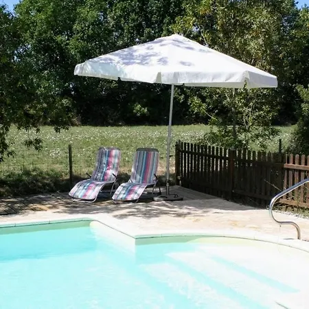 Bacquies - Swimming Pool And Enclosed Garden